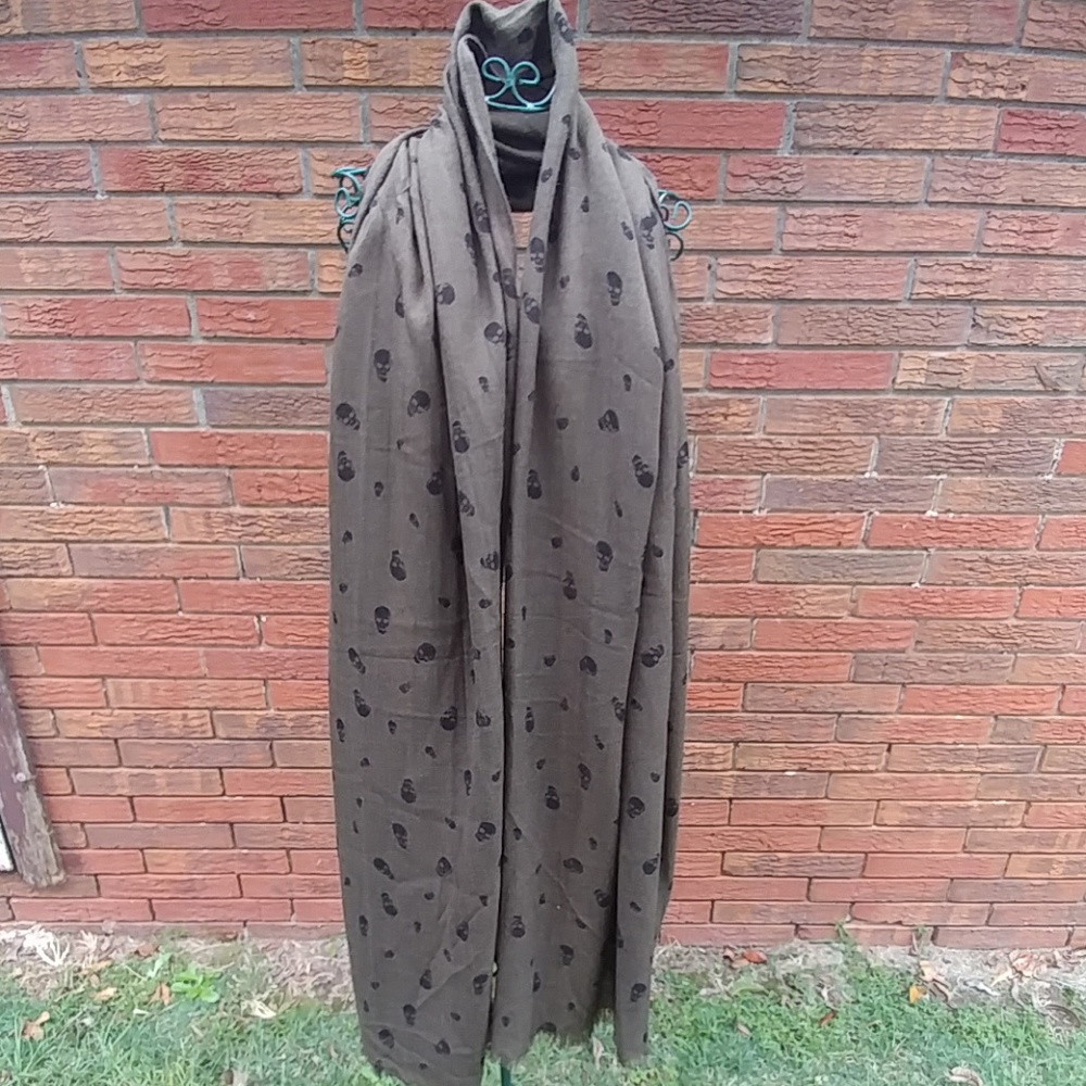 Scarfs - Picture 3 of 6